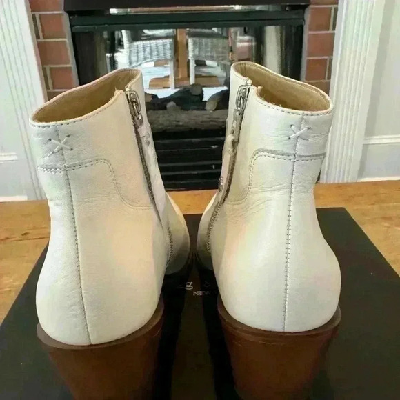 Rag & Bone Razor Boot ~Antq White~9.5 / 39.5 ~ NEW IN BOX WITH DUST BAG TOO 😳!! - Picture 4 of 11